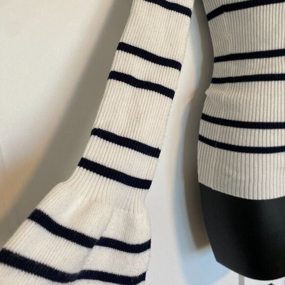 White and Blue Striped Ribbed Off The Shoulder‎ Long Sleeve Women's Size Small - Picture 4 of 5